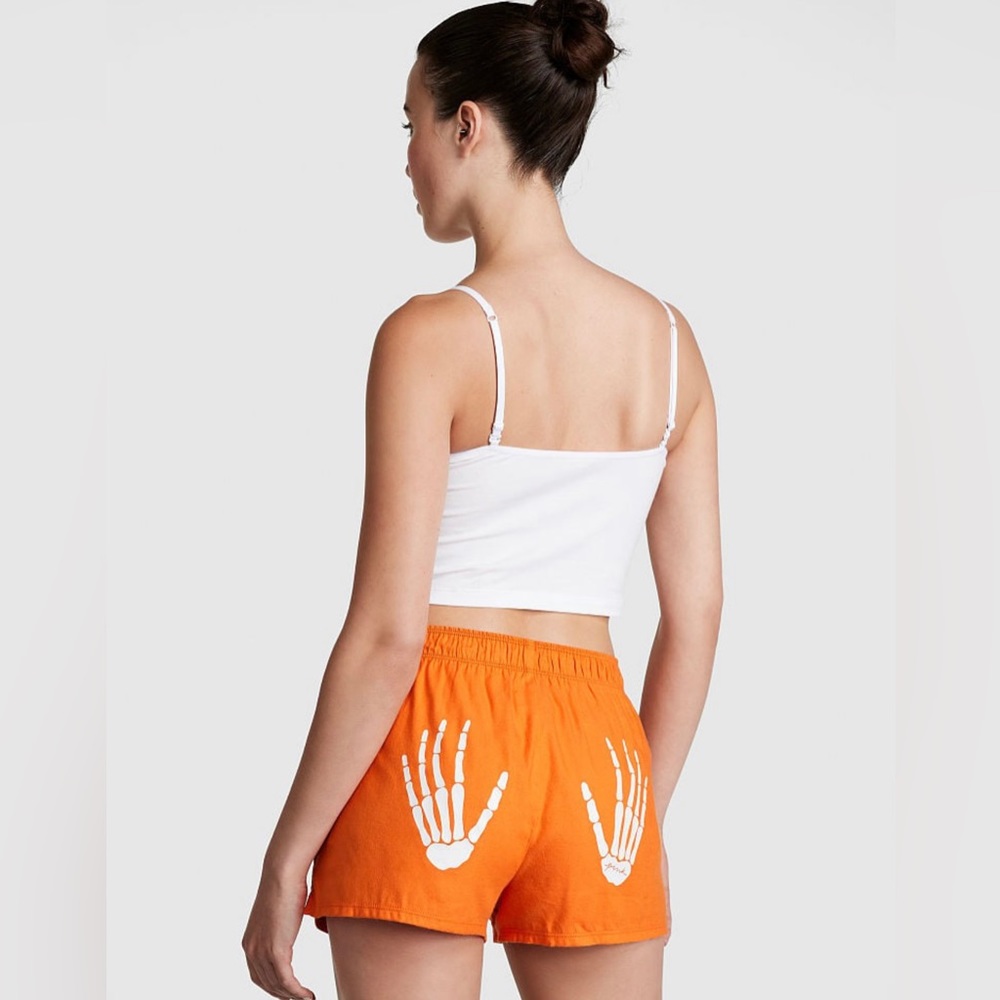 🧡NWT VS PINK FLANNEL BOXY HALLOWEEN SKELETON SLEEP SHORTS🧡